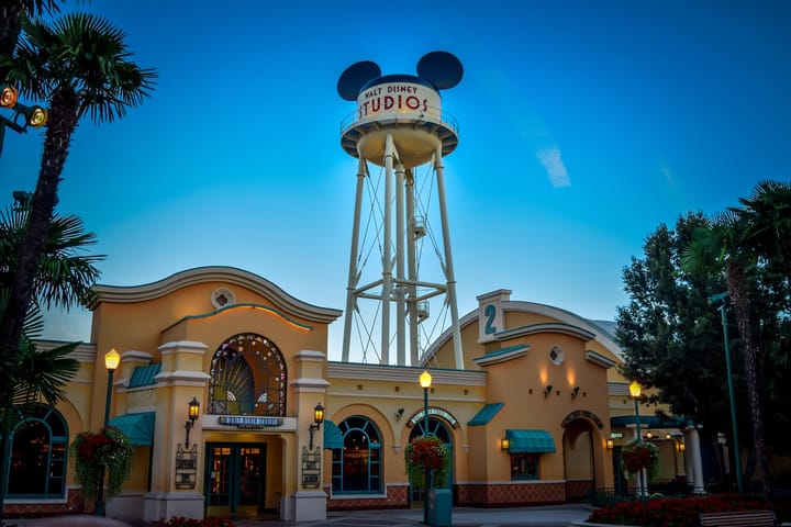 DISNEYLAND PARÍS: guía práctica para los amantes de la fantasía